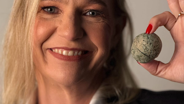 Professora da Escola do Futuro de Goiás é premiada na COP30 por projeto de reflorestamento com tecnologia sustentável