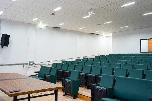 auditorio36294759-8B8A-0790-51FD-C7BEAE2D6A7A.jpg