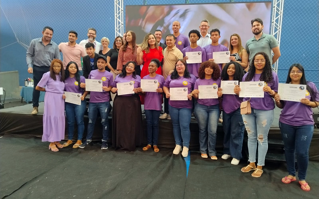 Alunos que representaram suas turmas na entrega de certificados CETT/UFG entrega certificados do Qualifica Goiás em Cidade Ocidental