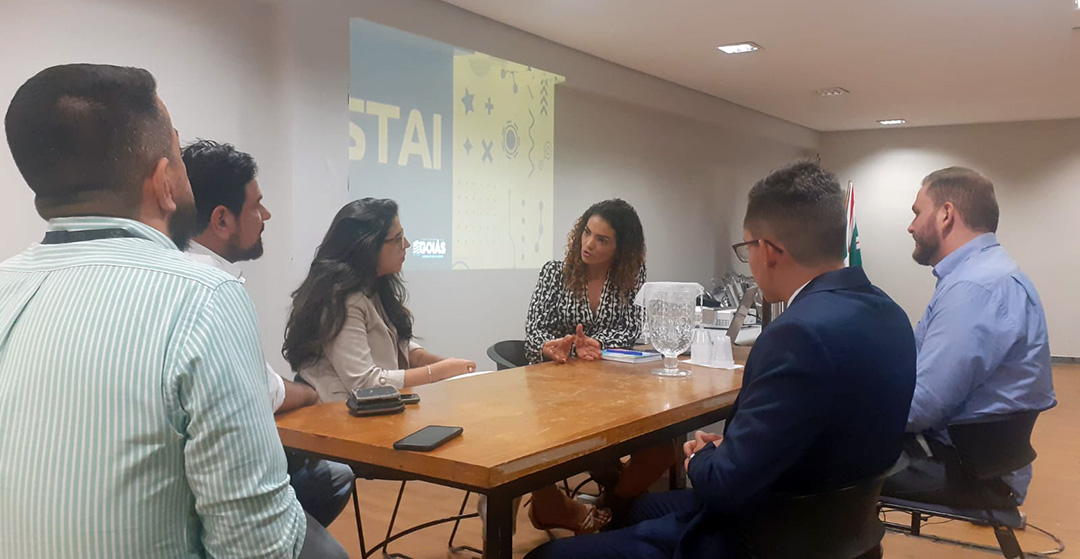 reuniao instituições de classe e empresa para tratar de parcerias